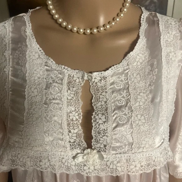Vintage~ Christian Dior Size Medium Pink Elegant Nightgown